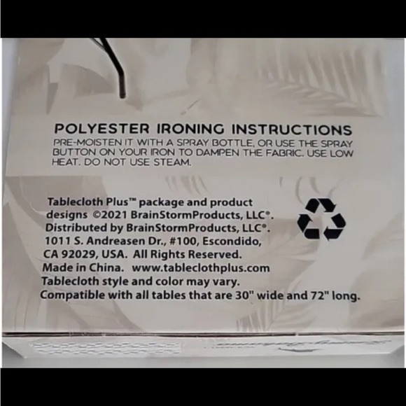 Tommy Bahama Graduation Cap Hat Party Table Cover - Picture 3 of 4